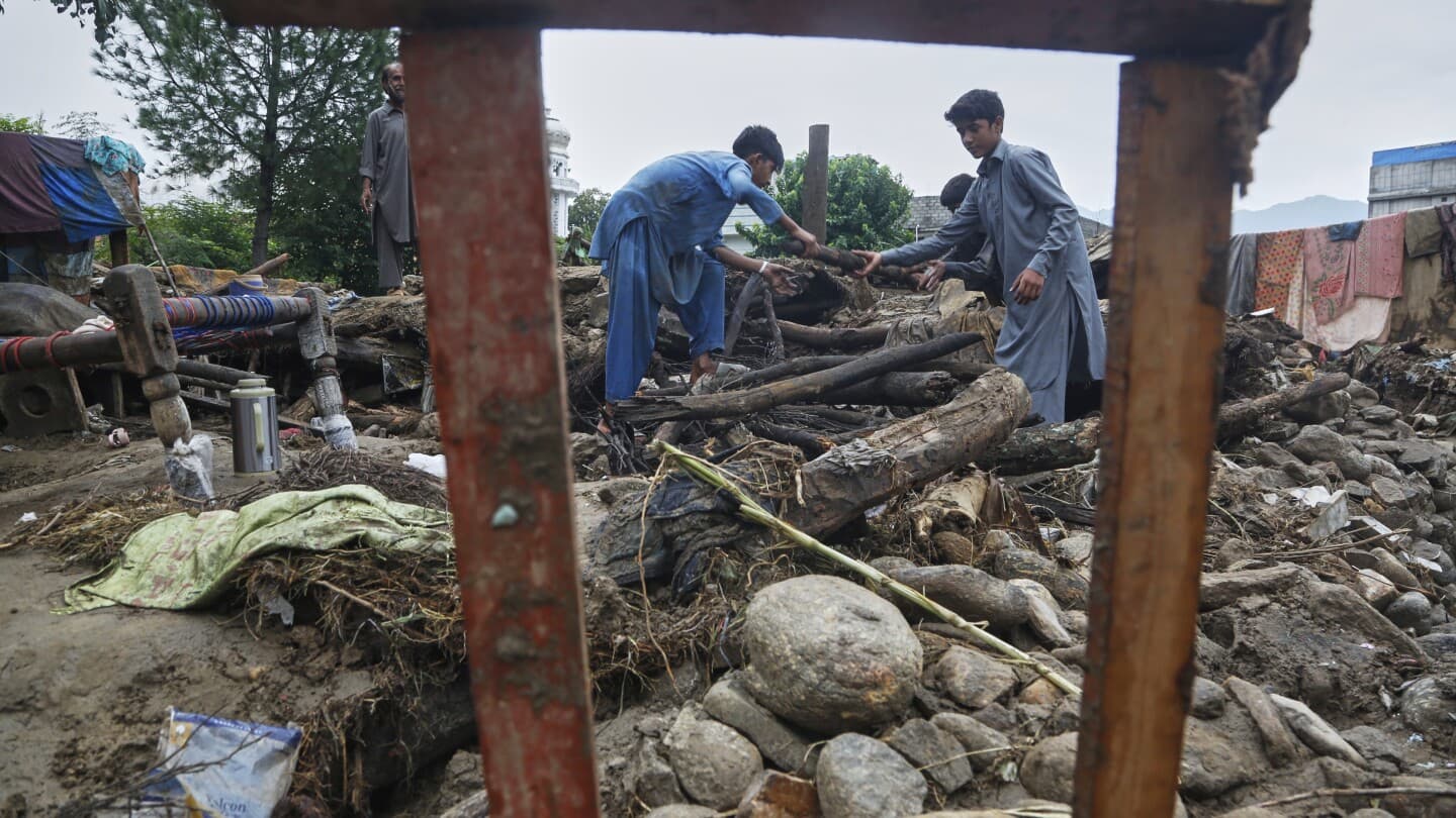 Torrential Rains in Pakistan, Kashmir, and Nepal Leave Over 400 Dead